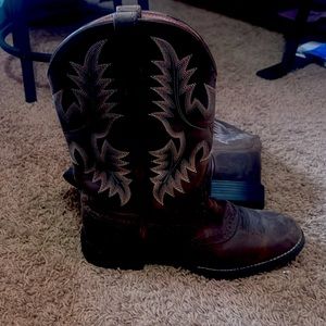 Women’s size cowgirl boots 9.5
